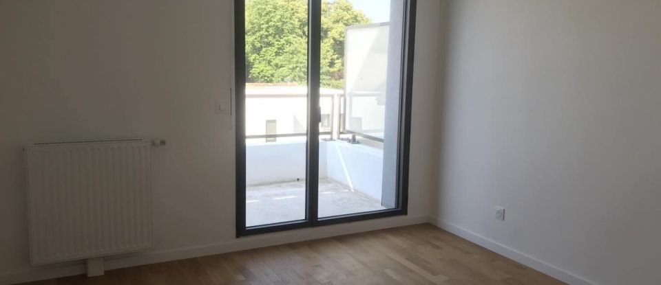 Apartment 4 rooms of 95 m² in Fontainebleau (77300)