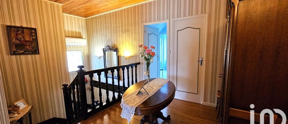 Mansion 8 rooms of 223 m² in Broye (71190)