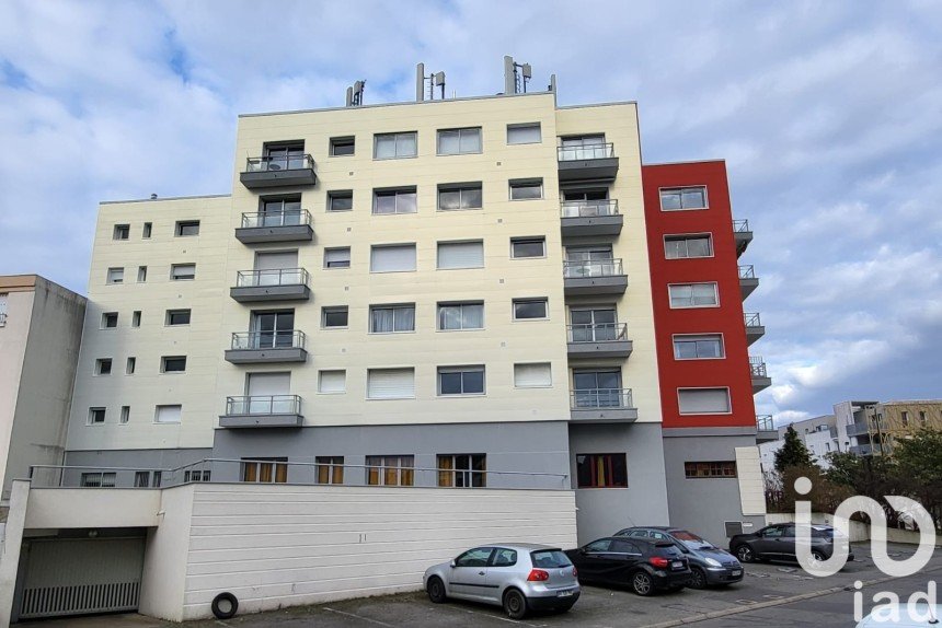 Appartement 3 pièces de 69 m² à - (44700)