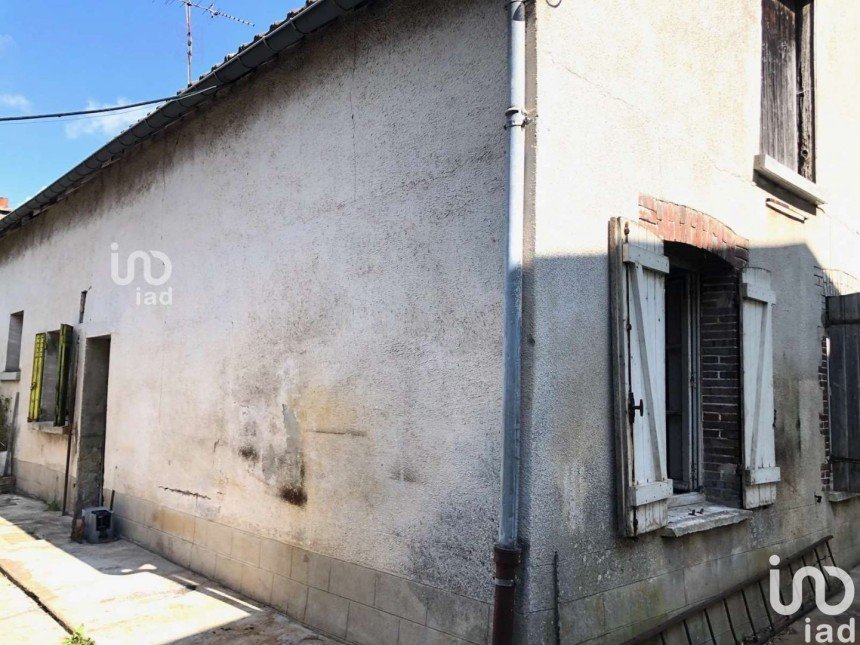 House 5 rooms of 93 m² in Nogent-le-Roi (28210)