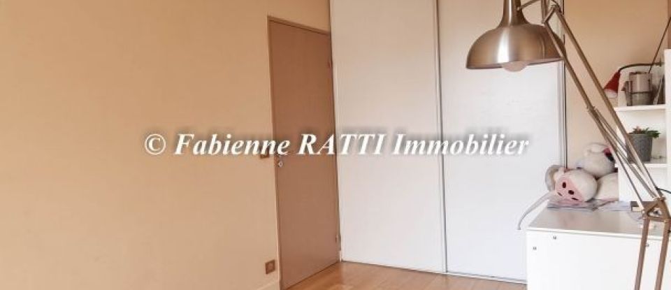 Apartment 6 rooms of 109 m² in - (78290)