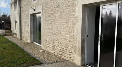 Maison de village 7 pièces de 135 m² à Sainte-Gemme-la-Plaine (85400)