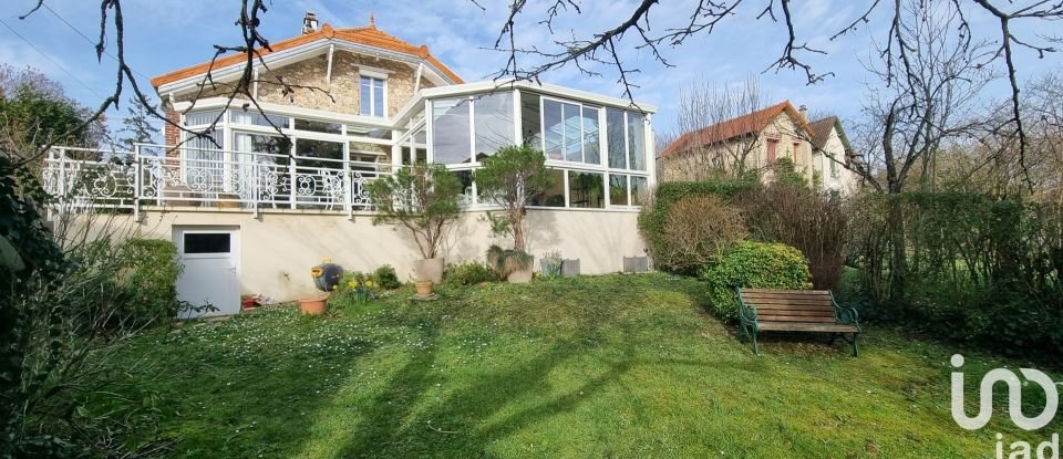 House 8 rooms of 173 m² in Herblay (95220)