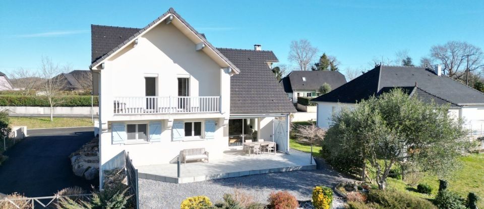 House 6 rooms of 169 m² in Oloron-Sainte-Marie (64400)