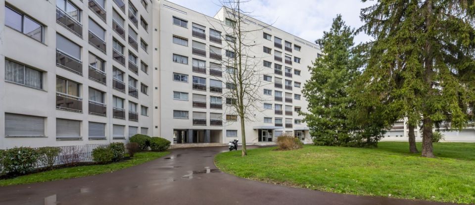 Apartment 2 rooms of 53 m² in Chevilly-Larue (94550)