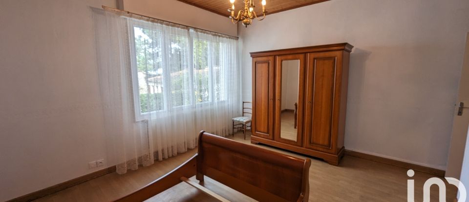 Maison traditionnelle 5 pièces de 138 m² à Montendre (17130)