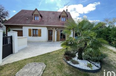 House 6 rooms of 107 m² in Vaux-le-Pénil (77000)