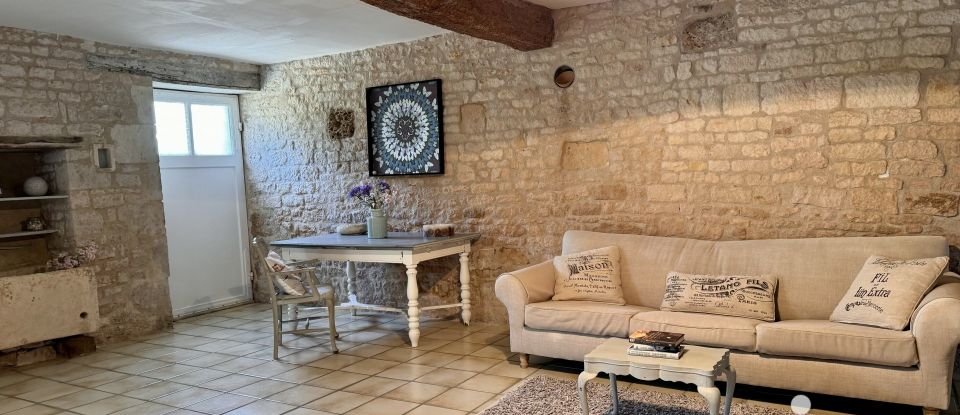 Traditional house 9 rooms of 336 m² in Pouillé (85570)