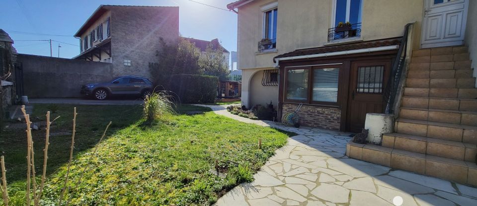 House 6 rooms of 125 m² in Savigny-sur-Orge (91600)