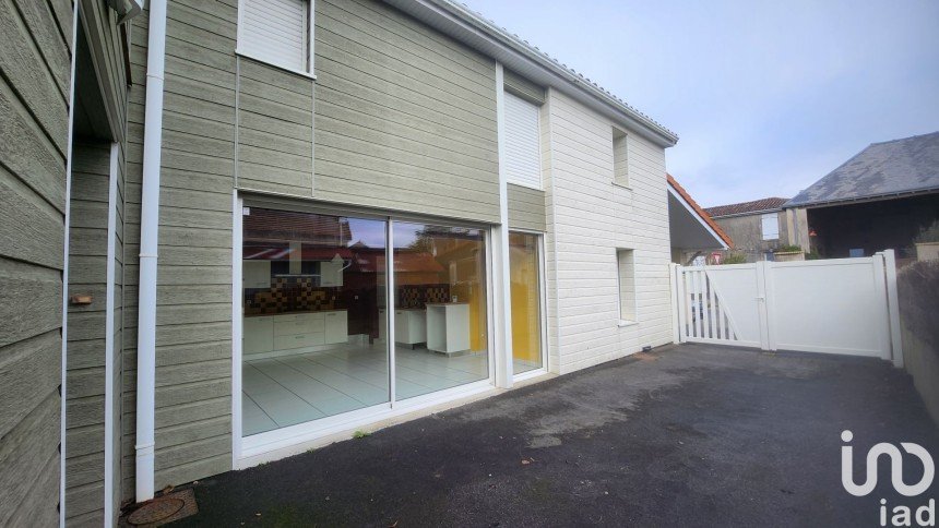 House 5 rooms of 111 m² in Courlay (79440)