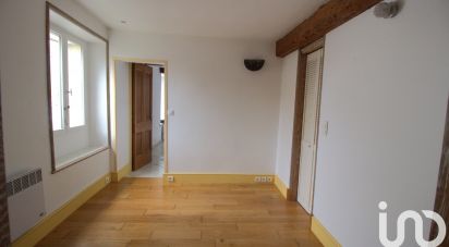 Apartment 2 rooms of 28 m² in Senlisse (78720)