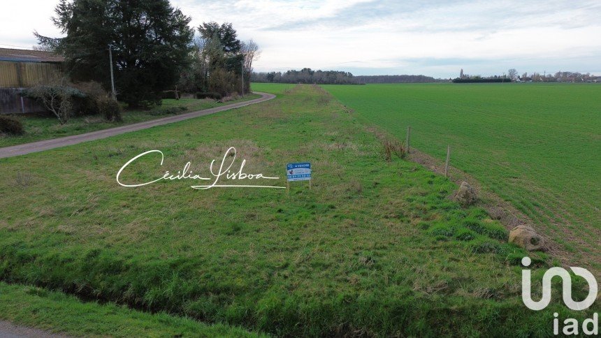 Land of 2,520 m² in Bazoches-sur-le-Betz (45210)
