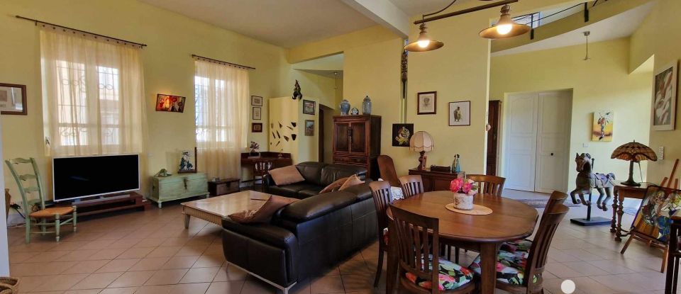 Town house 7 rooms of 210 m² in Castelsarrasin (82100)