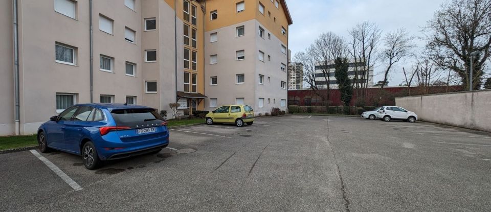 Appartement 5 pièces de 105 m² à Bourg-en-Bresse (01000)