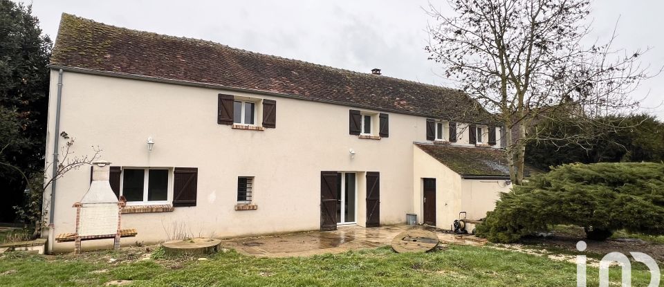 House 6 rooms of 122 m² in Chailly-en-Brie (77120)