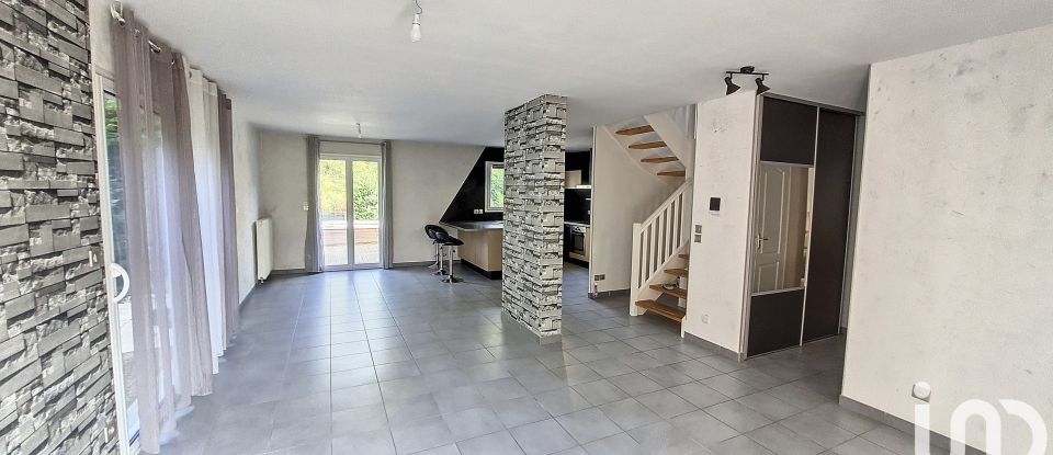 Maison traditionnelle 6 pièces de 141 m² à Villars-les-Dombes (01330)