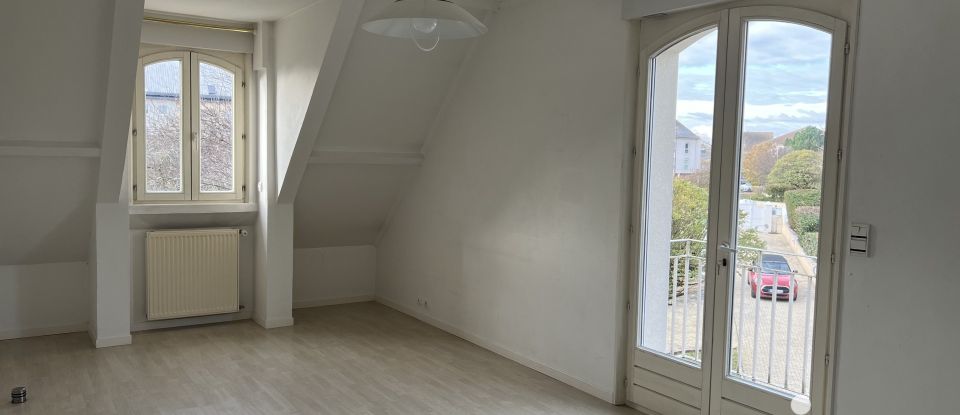 Maison d’architecte 7 pièces de 250 m² à Chevigny-Saint-Sauveur (21800)