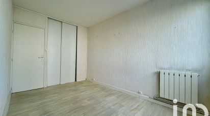 Apartment 3 rooms of 73 m² in La Rochelle (17000)
