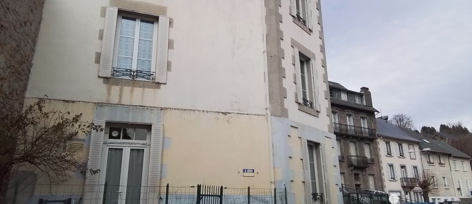 Building in La Bourboule (63150) of 215 m²