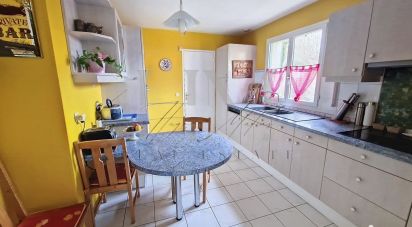 House 6 rooms of 132 m² in Mandres-les-Roses (94520)