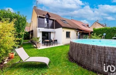 House 4 rooms of 85 m² in Chevigny-Saint-Sauveur (21800)