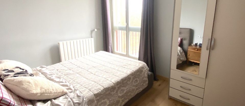 Apartment 3 rooms of 64 m² in Les Ulis (91940)