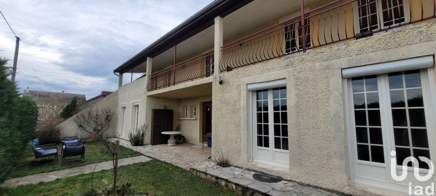 Maison 10 pièces de 384 m² à Saint-André-de-l'Eure (27220)