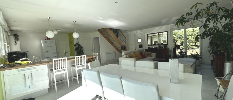 House 4 rooms of 107 m² in Monnaie (37380)