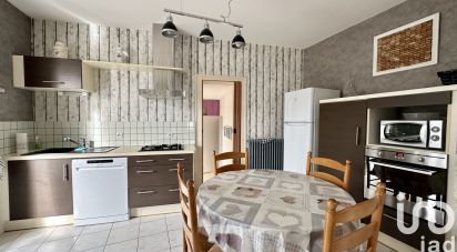House 8 rooms of 127 m² in Saint-Jean-de-Thouars (79100)