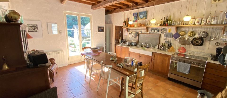 House 6 rooms of 172 m² in Benqué (65130)