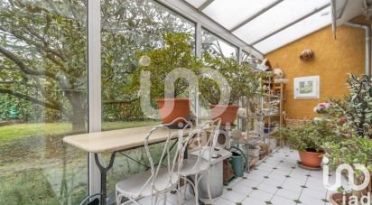 Traditional house 7 rooms of 171 m² in Charbonnières-les-Bains (69260)