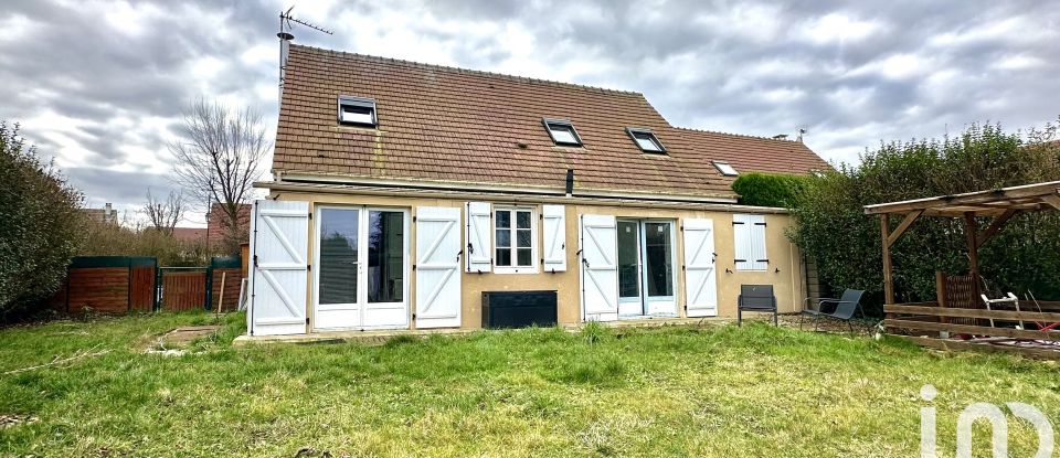 House 6 rooms of 125 m² in Nanteuil-le-Haudouin (60440)