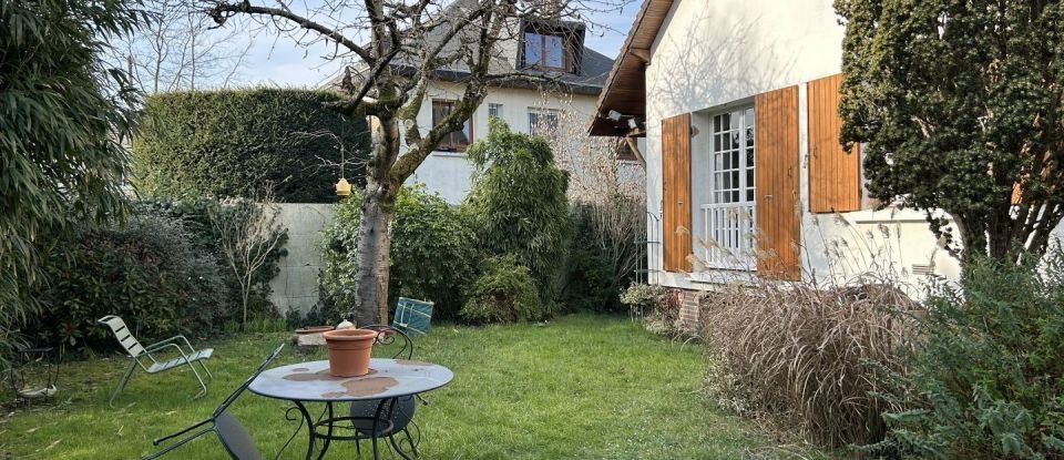 House 7 rooms of 175 m² in Villemomble (93250)