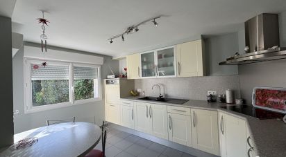 House 7 rooms of 152 m² in Sautron (44880)