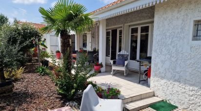 House 4 rooms of 104 m² in Gujan-Mestras (33470)