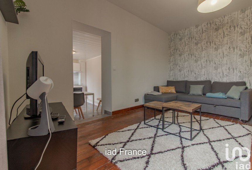 Apartment 1 room of 35 m² in Flins-sur-Seine (78410)