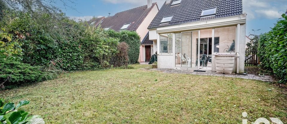 House 5 rooms of 117 m² in Émerainville (77184)