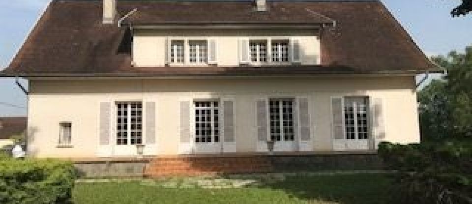 House 8 rooms of 262 m² in Bletterans (39140)