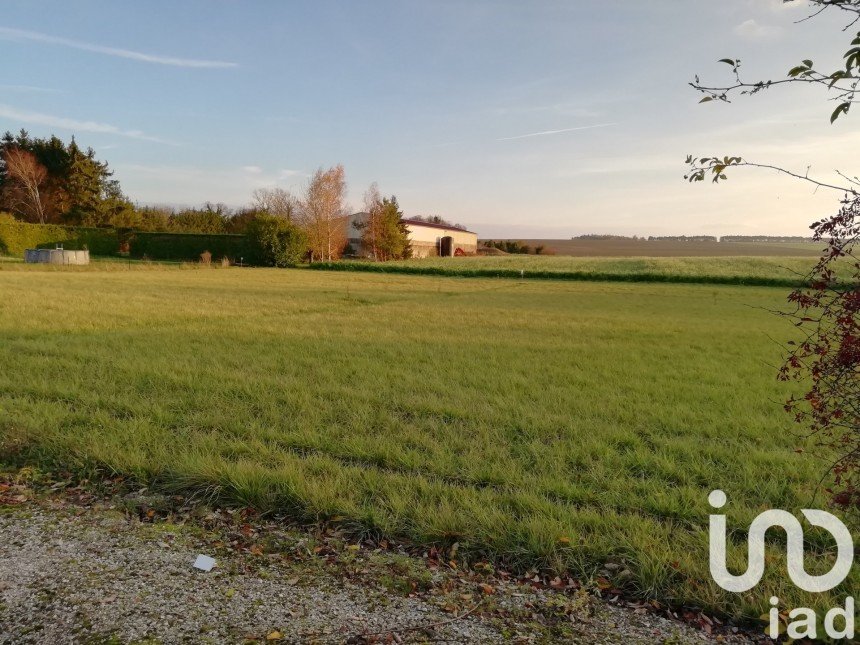 Land of 1,177 m² in Poix (51460)