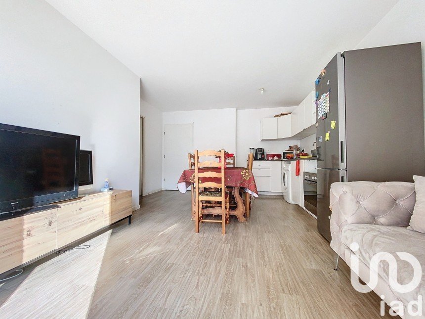 Apartment 3 rooms of 59 m² in Chelles (77500)