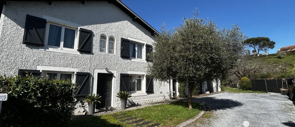 Maison de village 6 pièces de 170 m² à Lescar (64230)