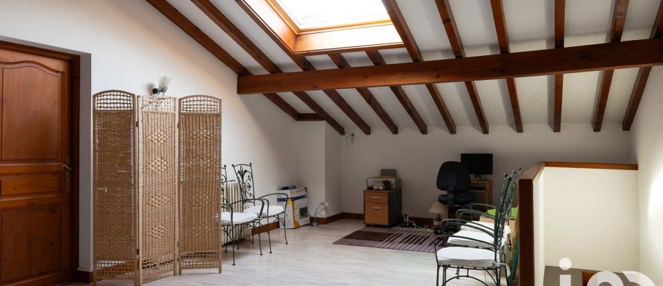 Maison traditionnelle 6 pièces de 215 m² à Saint-Pée-sur-Nivelle (64310)