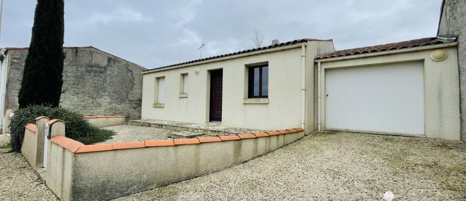 House 3 rooms of 74 m² in Saint-Médard-d'Aunis (17220)