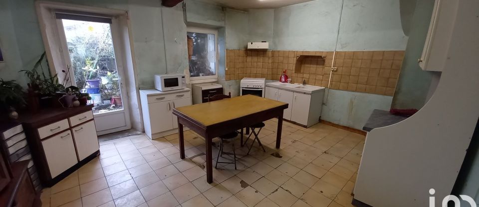 House 7 rooms of 140 m² in Argentonnay (79150)