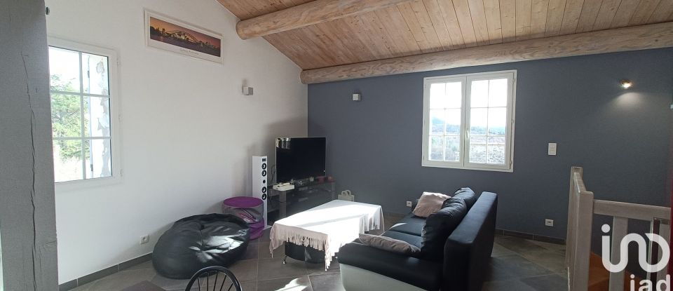 Village house 3 rooms of 78 m² in Sault (84390)