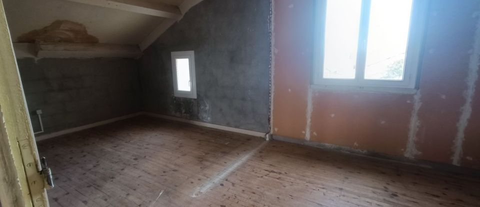 House 4 rooms of 163 m² in Saint-Maurice-en-Gourgois (42240)