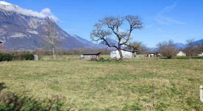 Land of 1,300 m² in Aiton (73220)