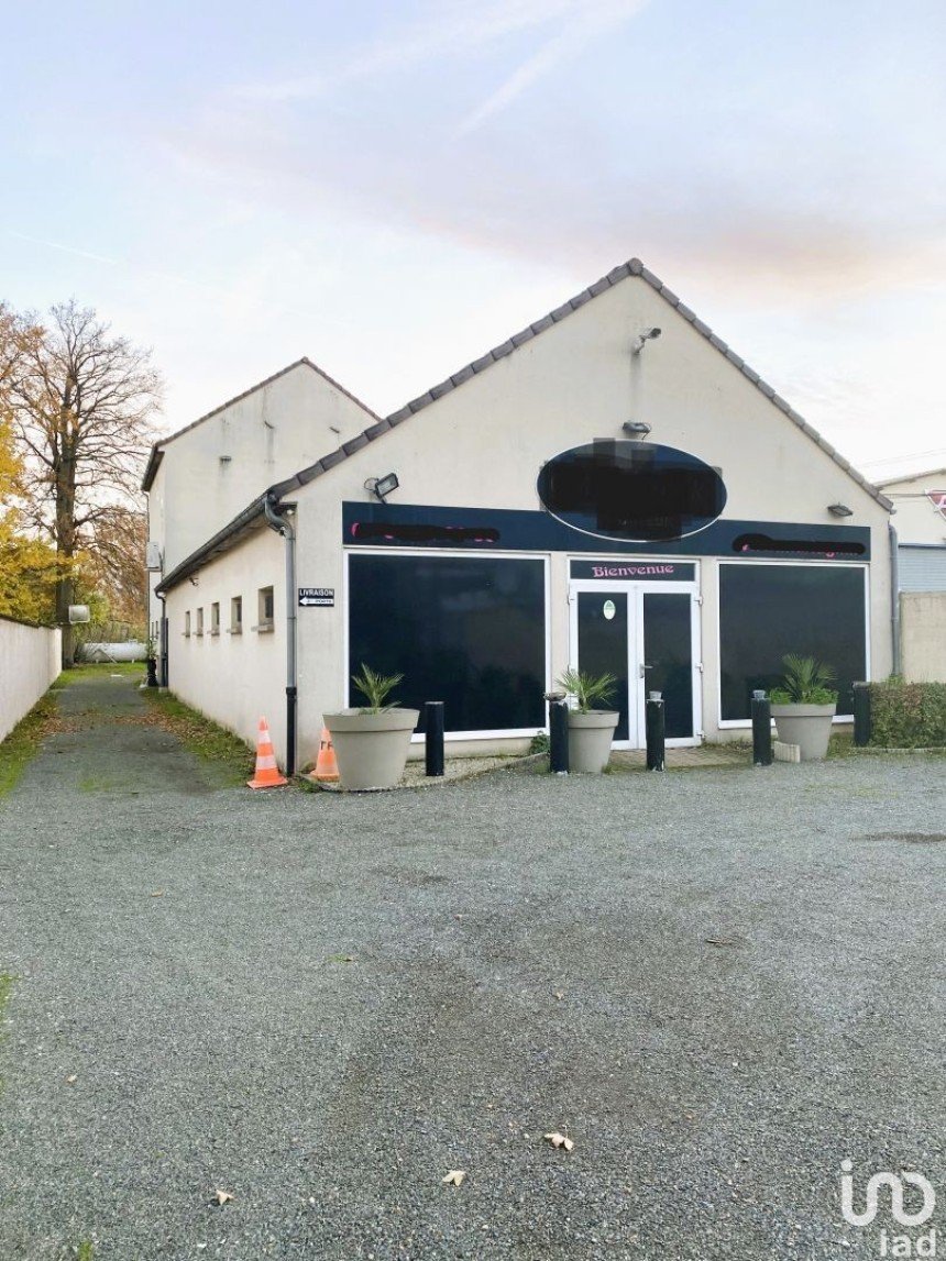 Building in Claye-Souilly (77410) of 400 m²