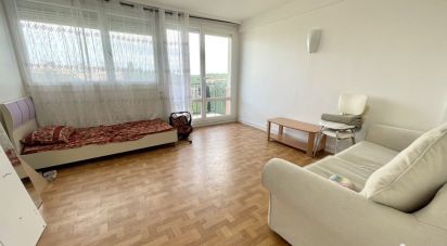 Apartment 4 rooms of 58 m² in Avon (77210)