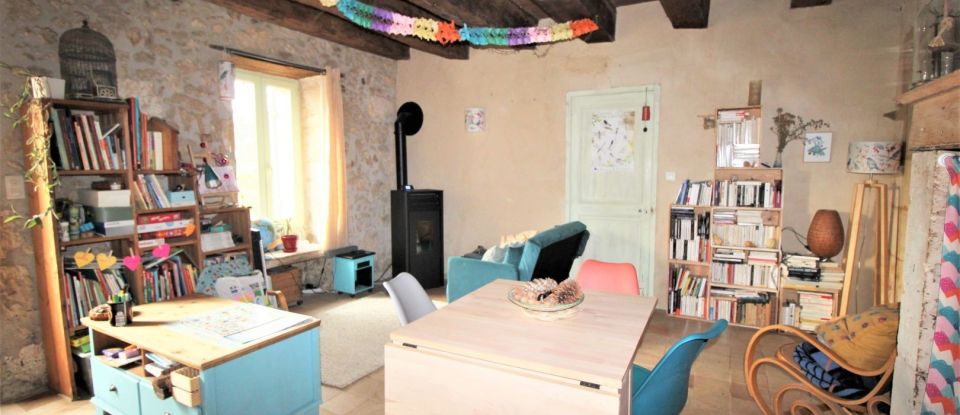 House 4 rooms of 121 m² in Saint-Front-de-Pradoux (24400)